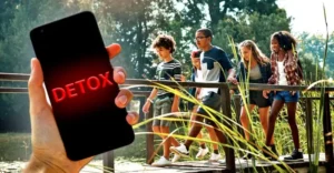 Kinder beim Spielen ohne Smartphone